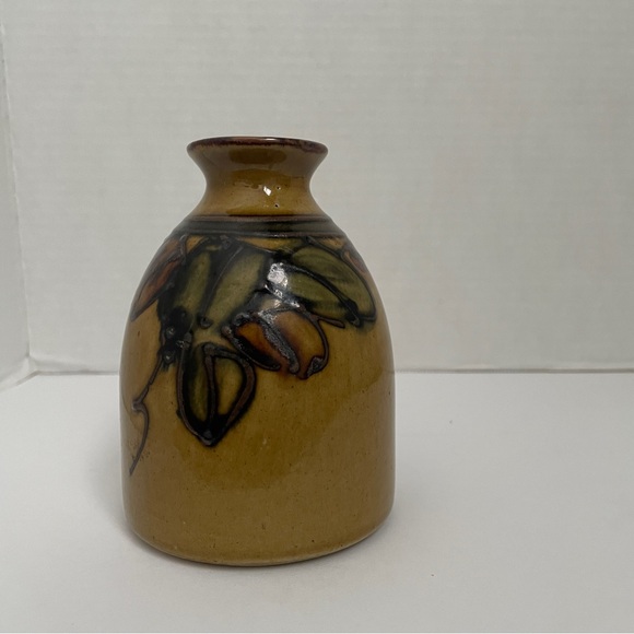 Clay Stylized Leaf Motif Hand Glazed Vase - Picture 4 of 4